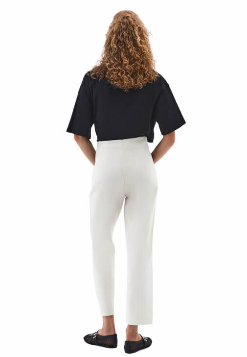 Ultra Yüksek Bel Pantolon ve Tişört Kombini