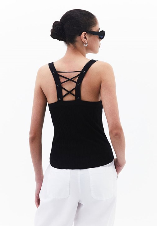 Bağcık Detaylı Atlet ve Barrel-Fit Pantolon Kombini