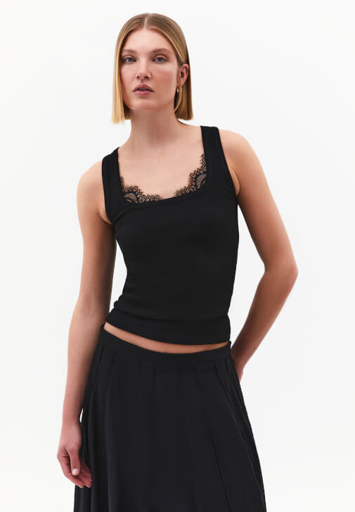 Siyah Dantel Detaylı Atlet