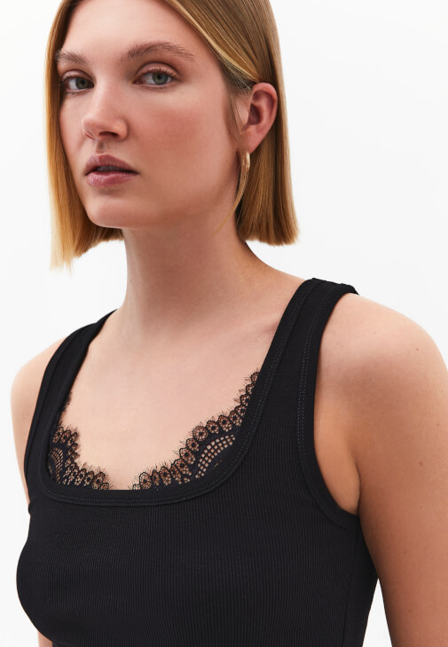 Dantelli Atlet ve Etek Kombini