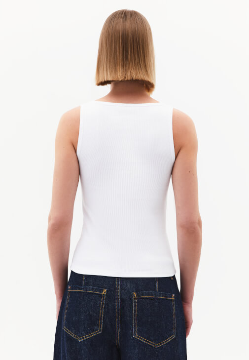 Kapri Pantolon ve Atlet Kombini