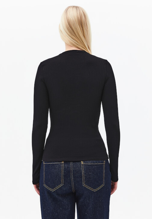 Pamuklu Tişört ve Denim Kombini