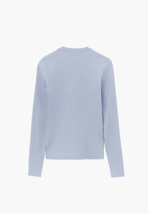 Çıtçıtlı Tişört ve Barrel-Fit Denim Kombini