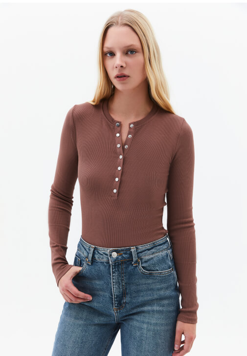 Kahverengi Pamuklu Sıfır Yaka Tişört