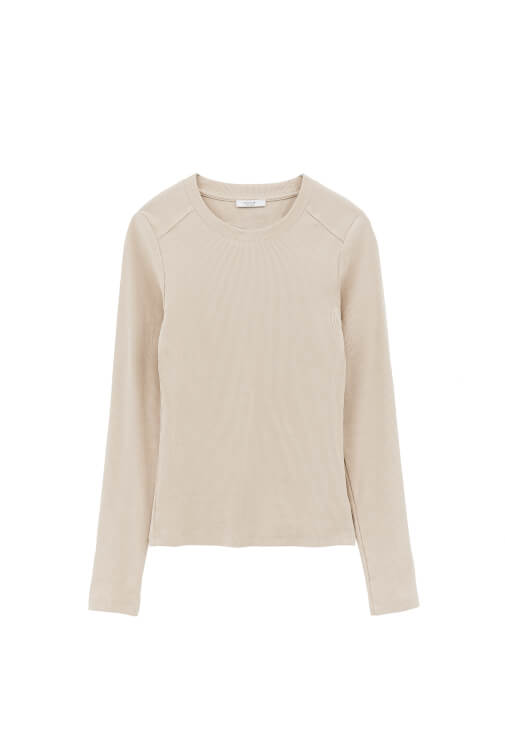 Pamuklu Tişört ve Kargo Cepli Pantolon Kombini