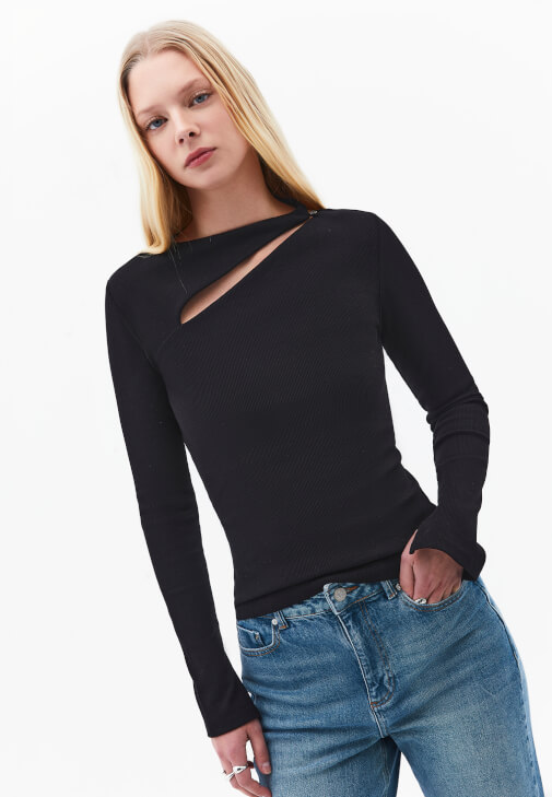 Siyah Cut-Out Detaylı Tişört