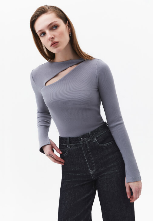 Gri Cut-Out Detaylı Tişört