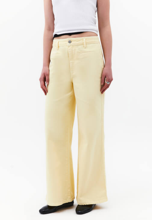 Wide-Leg Pantolon ve U Yaka Atlet Kombini