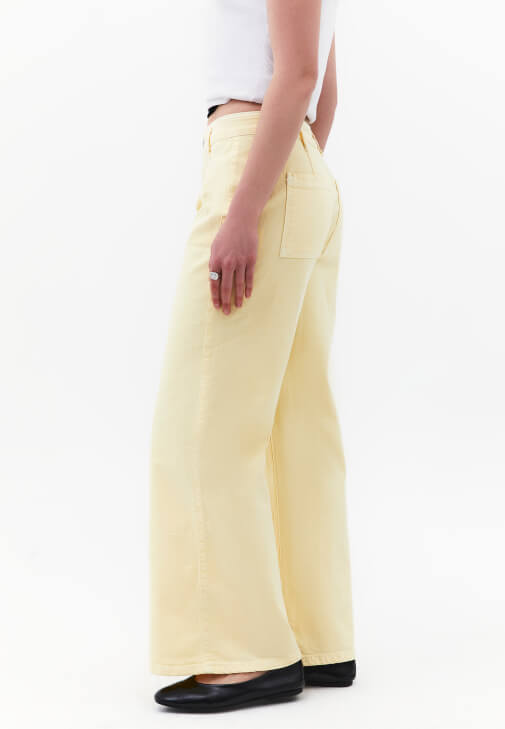 Wide-Leg Pantolon ve U Yaka Atlet Kombini