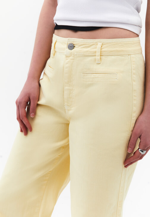 Wide-Leg Pantolon ve U Yaka Atlet Kombini