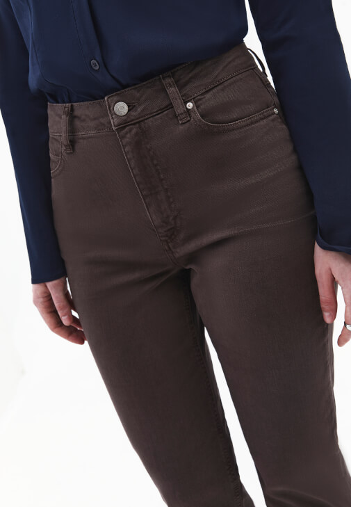 Boru Paça Pantolon ve Gömlek Kombini