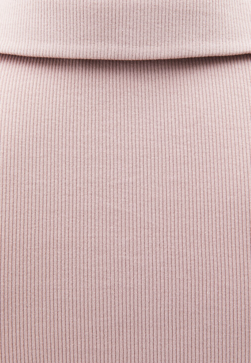 Düğmeli Tişört ve Straight-Fit Pantolon Kombini