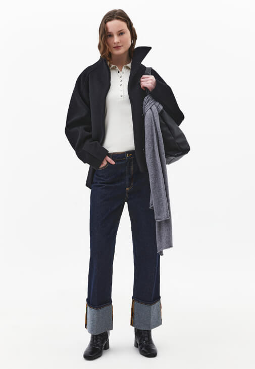  Polo Yaka Tişört ve Barrel-Fit Pantolon Kombini