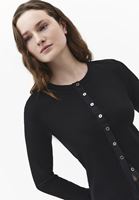 Bayan Siyah Düğme Detaylı Tişört