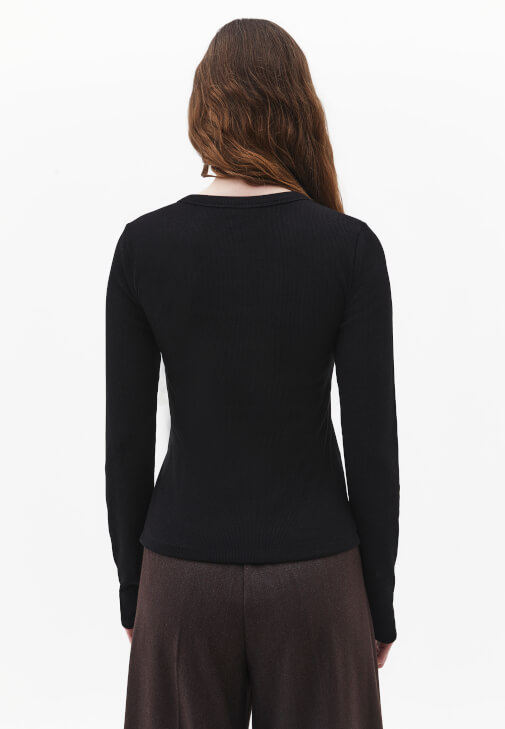 Düğmeli Tişört ve Kumaş Pantolon Kombini