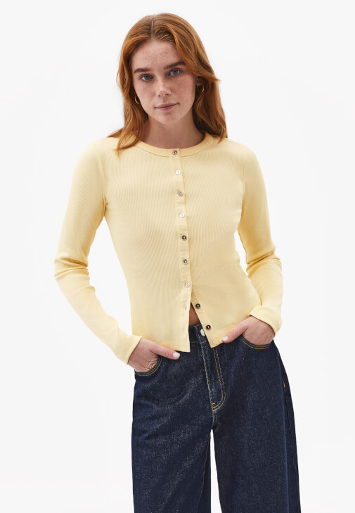 Sarı Düğme Detaylı Tişört