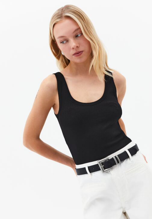 Siyah Askılı U Yaka Atlet