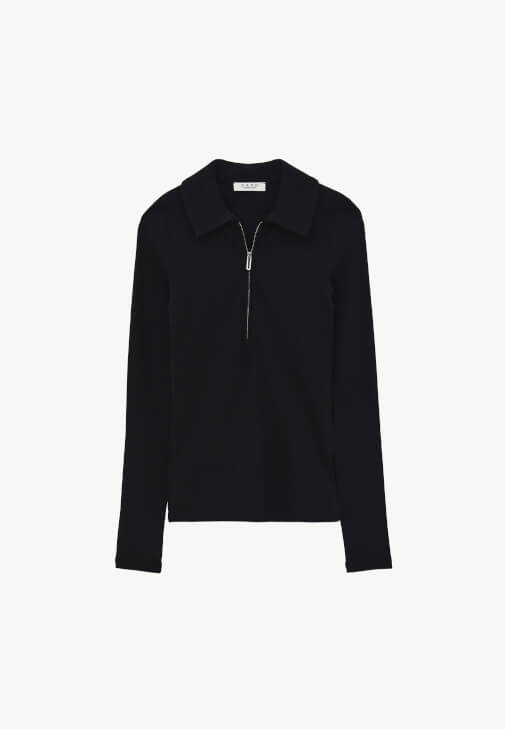 Fermuarlı Tişört ve Denim Kombini