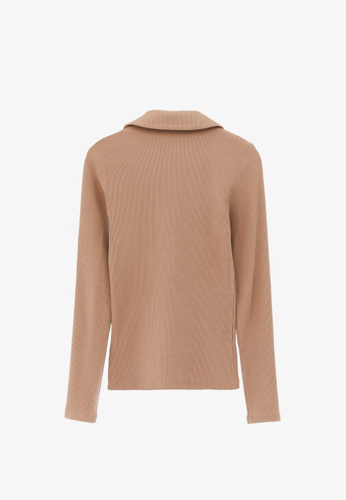 Fermuarlı Tişört ve Straight-Fit Denim Kombini