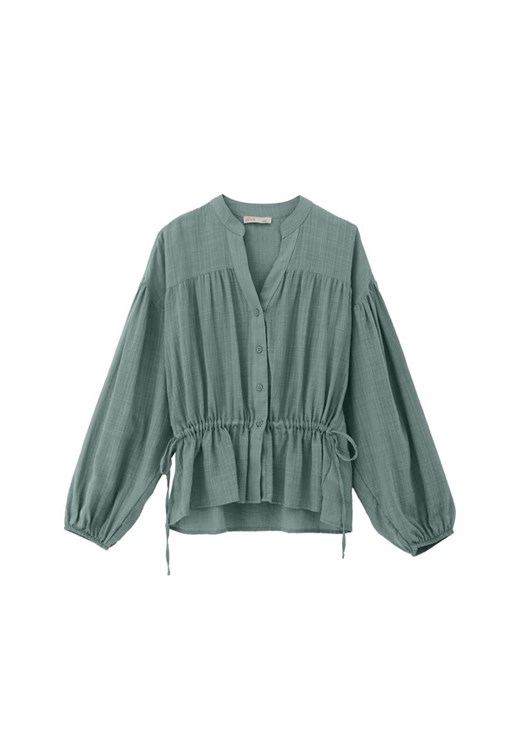 Bağlama Detaylı Gömlek ve Wide-Leg Pantolon Kombini