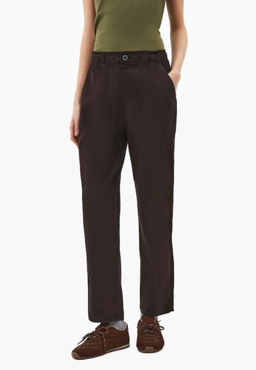 Baggy-Fit Pantolon ve Tişört Kombini