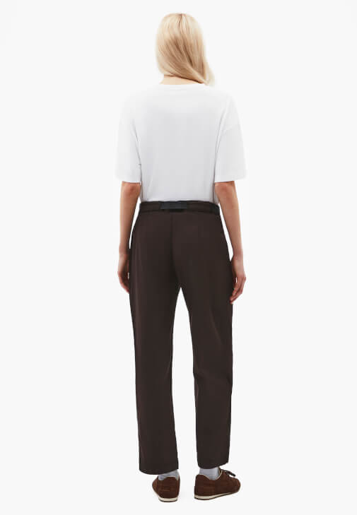 Carrot-Fit Pantolon ve Boyfriend Tişört Kombini