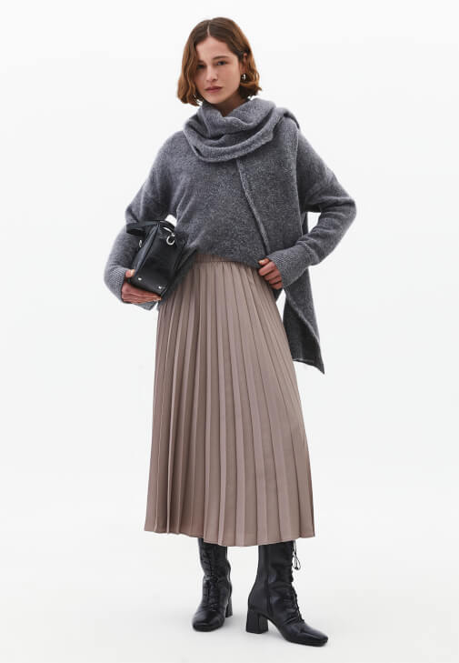  Pileli Etek ve Kaşmir Kazak Kombini