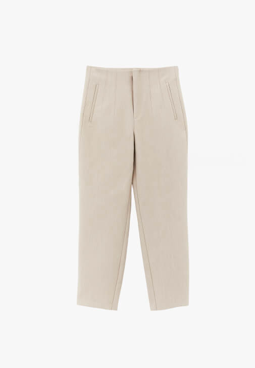 Carrot-Fit Pantolon ve Yünlü Ceket Kombini