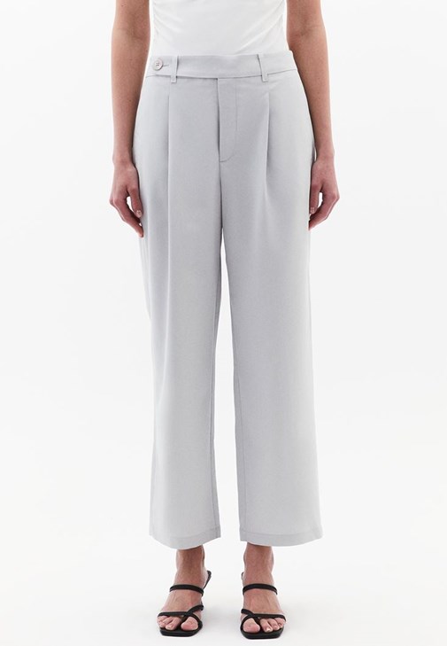 Yüksek Bel Pantolon ve Triko Bluz Kombini