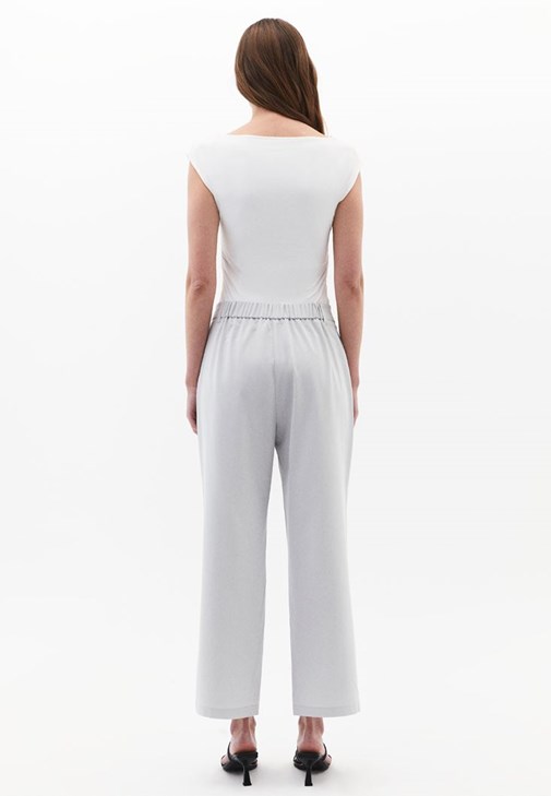 Yüksek Bel Pantolon ve Triko Bluz Kombini