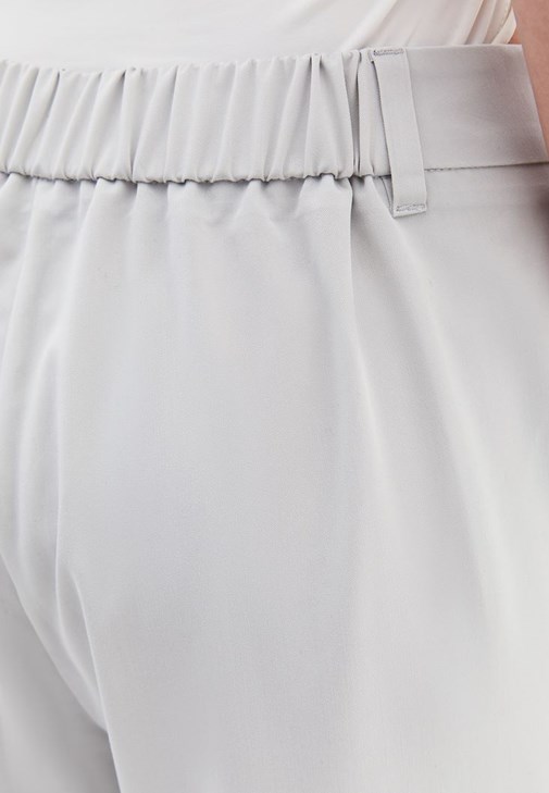 Yüksek Bel Pantolon ve Triko Bluz Kombini