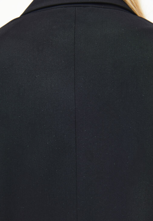 Blazer Ceket ve Şort Etek Kombini