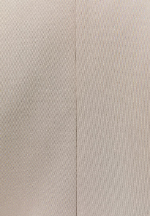 Blazer Ceket ve Barrel-Fit Denim Kombini