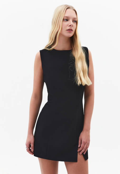 Yırtmaçlı Elbise ve Ayakkabı Kombini