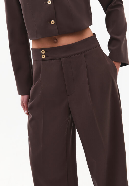 Pileli Pantolon ve Crop Ceket Kombini