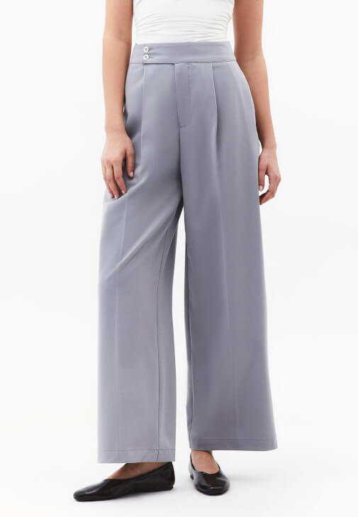 Pileli Pantolon ve Modal Bluz Kombini