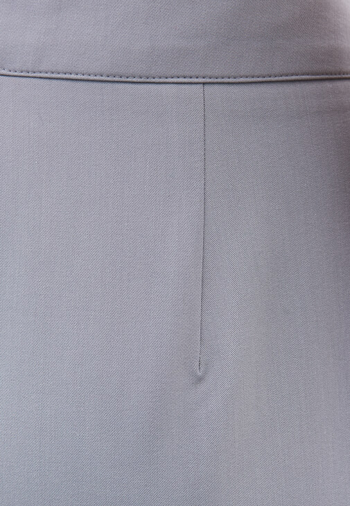 Pileli Pantolon ve Modal Bluz Kombini