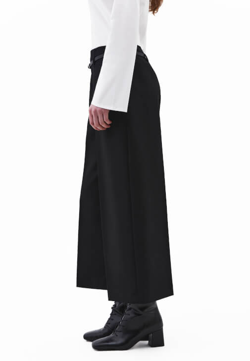 Kemerli Culotte Pantolon ve Trençkot Kombini