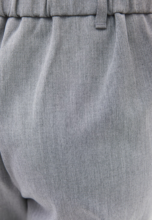 Balon Pantolon ve Kaşmir Kazak Kombini