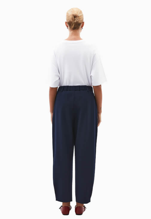 Ultra Yüksek Bel Pantolon ve Boyfriend Tişört Kombini