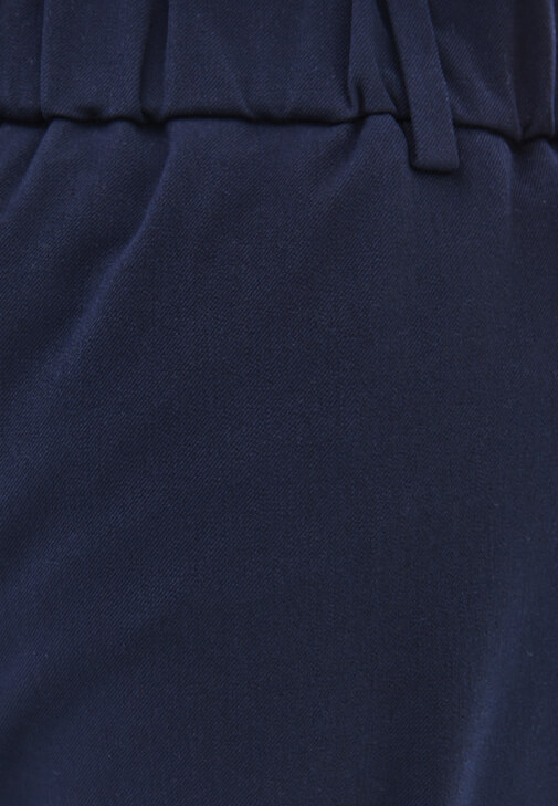 Ultra Yüksek Bel Pantolon ve Boyfriend Tişört Kombini