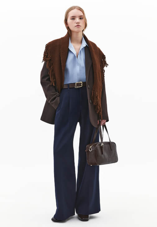  Wide-Leg Pantolon ve Slim-Fit Gömlek Kombini