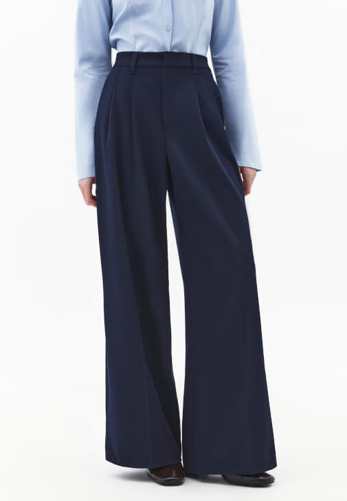 Wide-Leg Pantolon ve Slim-Fit Gömlek Kombini