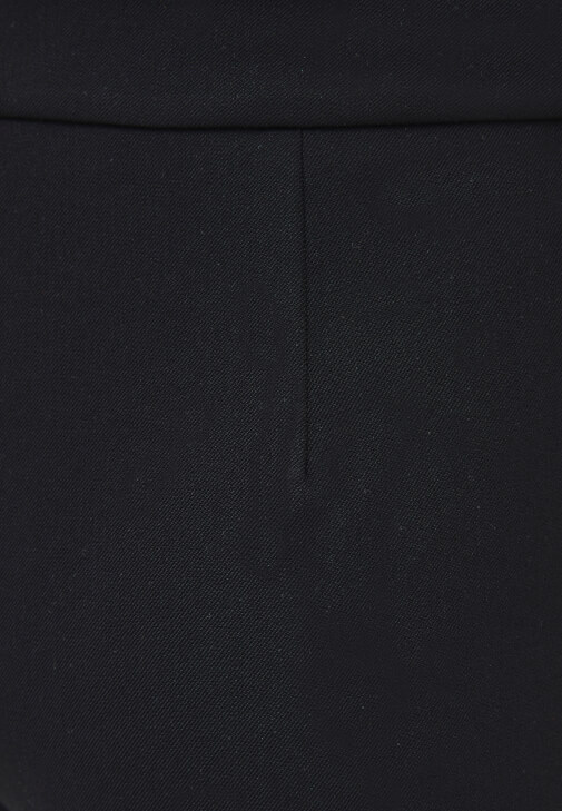 Şort Etek ve Hırka Kombini