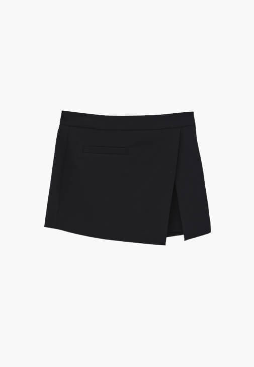 Şort Etek ve Hırka Kombini