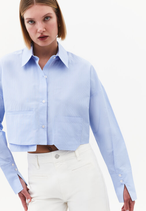 Crop Gömlek ve Denim Pantolon Kombini