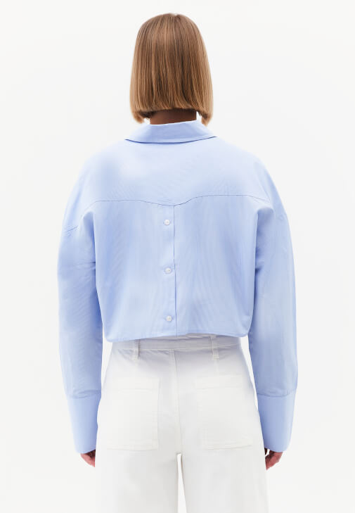 Crop Gömlek ve Denim Pantolon Kombini