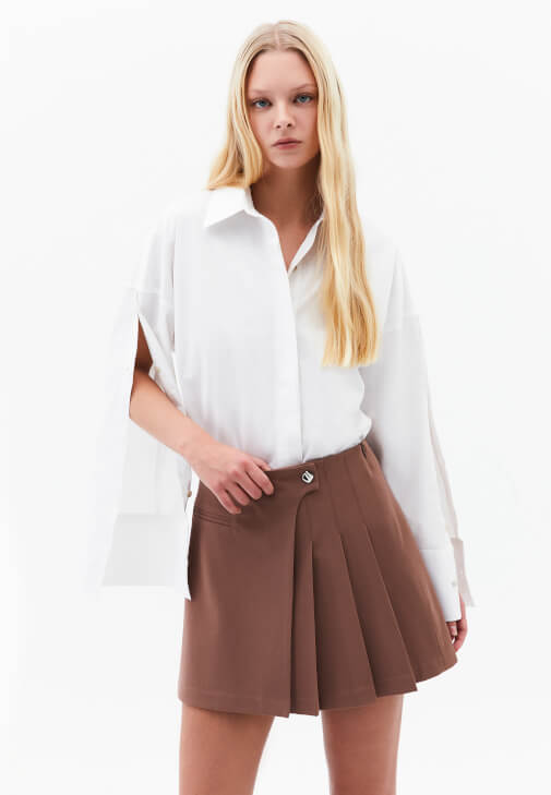 Oversize Gömlek ve Mini Etek Kombini