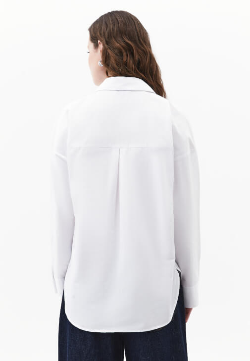 Poplin Gömlek ve Barrel-Fit Denim Kombini