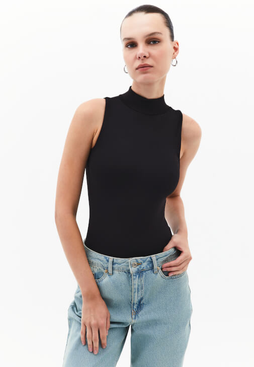 Bodysuit ve Wide-Leg Pantolon Kombini